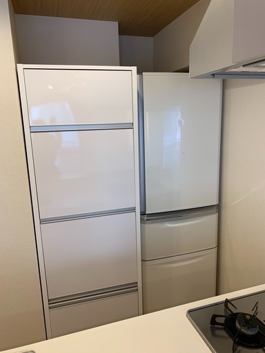 三菱ノンフロン冷凍冷蔵庫　2017 370l MR-C37A-W と収納棚