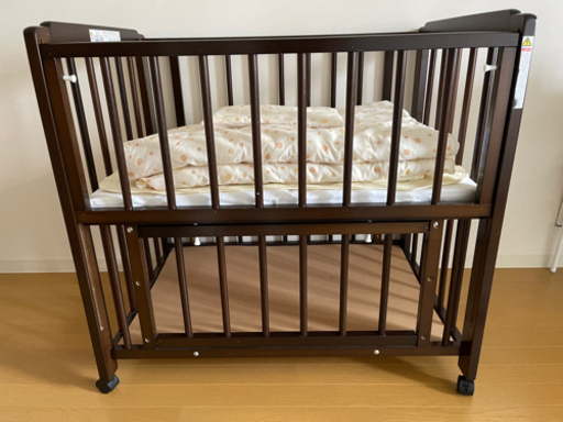 【定価5万円相当】日本製ミニベビーベッド、KATOJI布団セット、母乳実感哺乳瓶、ミルクなど