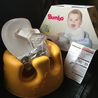美品！Bumbo 専用ベルト・トレー付 の画像