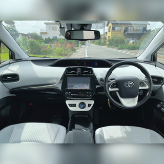 トヨタ プリウス 1.8 S セーフティ プラス  車検2年ETC★9インチTVの画像