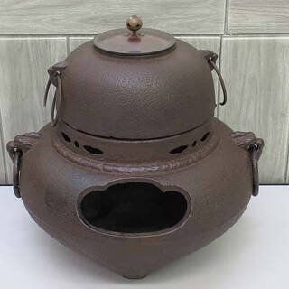 鉄鬼面 風炉 釜 高さ 約34cm 鉄器 鉄製 鉄釜 茶道具 金属 工芸品 台付 インテリア ディスプレイ コレクション 稼働 札幌 | 茶釜 風炉釜 切合鬼面風炉 茶釜添え 鉄風炉 茶道具