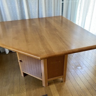 収納付きダイニングテーブル