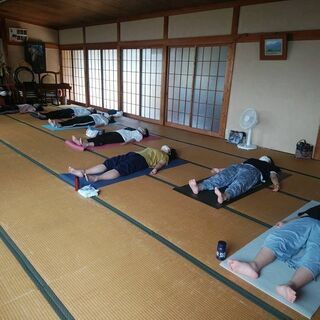 朝ヨガ　総持寺さん　毎週日曜日　8:00～9:00