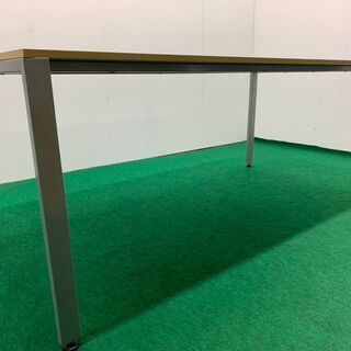 中古 W1800ミーティングテーブル 天板ナチュラル　傷ありの画像