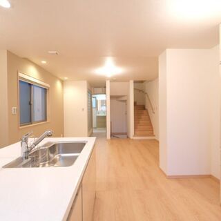 【津久野駅】築後未入居物件😲 広くておしゃれな戸建🏠 − 大阪府