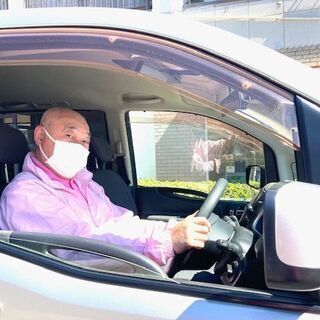 高収入！時給1300円からスタート！運転経験者活躍中！デイサービスでの送迎ドライバーの画像