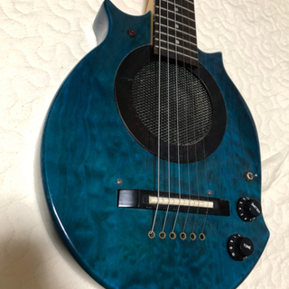 小ぶりな電子ギター2000円でお譲りしますの画像