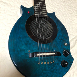 小ぶりな電子ギター2000円でお譲りしますの画像