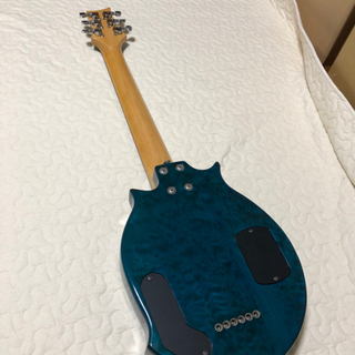 小ぶりな電子ギター2000円でお譲りしますの画像