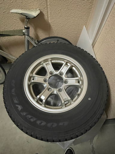 ハイエース用　スタッドレスタイヤ　ホイールセット