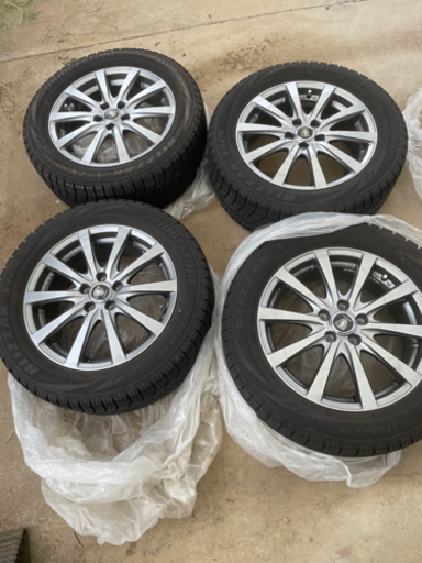 スタッドレスタイヤ　ブリヂストン　ブリザック