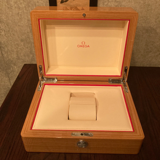 オメガ　純正品木箱　あげますの画像