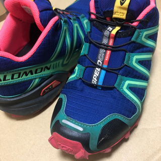 【価格変更】【中古美品】22.5cm  SALOMON トレイル...