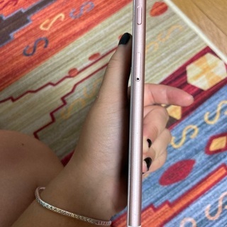iPhone 6s plus 128GBの画像