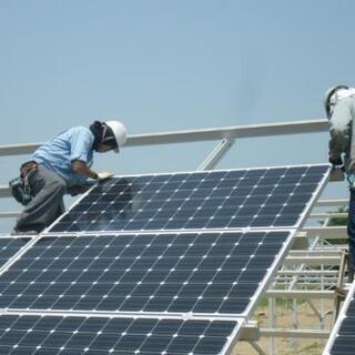 高収入💰！！メガソーラー施設建築作業員募集〶未経験者OK　寮費・交通費無料！！の画像