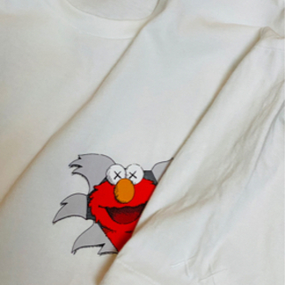 UNIQLO×KAWS セサミストリートTシャツ XLの画像