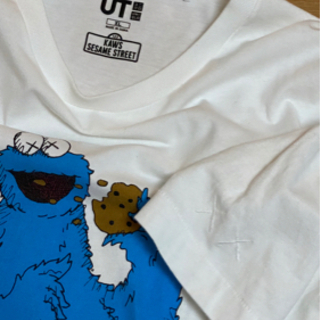 UNIQLO×KAWS セサミストリートTシャツ XL ③の画像