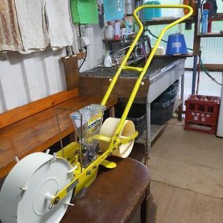 ロール式種まき機　クリーンシーダ