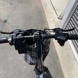 折り畳み電動自転車の画像
