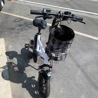 折り畳み電動自転車の画像