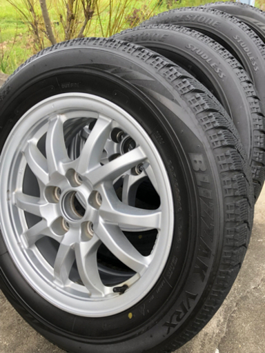 プリウス　スタッドレス　ブリザックVXR 205/60R16