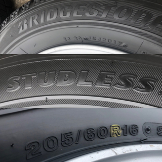 プリウス　スタッドレス　ブリザックVXR 205/60R16の画像