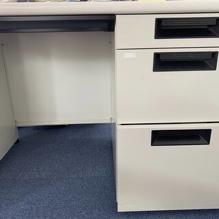 オフィス机を差し上げます