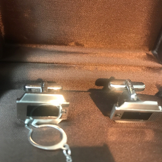 ネクタイピン　PARISの画像