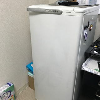 決まりました:三菱 冷凍庫4段引き出し