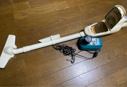 マキタ　掃除機　CL102D