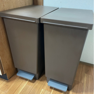 【お譲り先決まりました】45Lペダル式ゴミ箱2つ　ブラウン