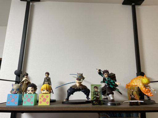 鬼滅の刃、ドラゴンボール、ワンピースのフィギュア