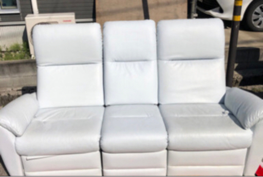 【取引完了】高級感満載　本革ソファー　ホワイト　おうち時間の充実に