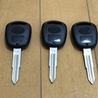 車の合鍵ダイハツ キーレス  2ボタン リモコンキースマートキー 
