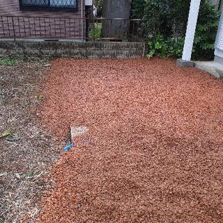 瓦チップ１キロ１０円で売ります。② - 千葉市