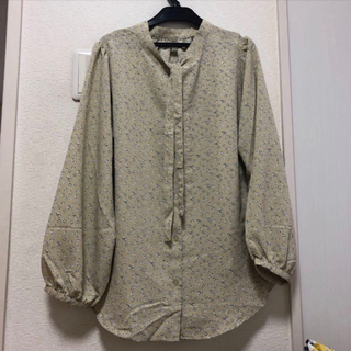 新品　ワールド　小花柄ブラウスの画像