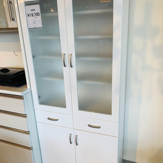 食器棚入荷しました?