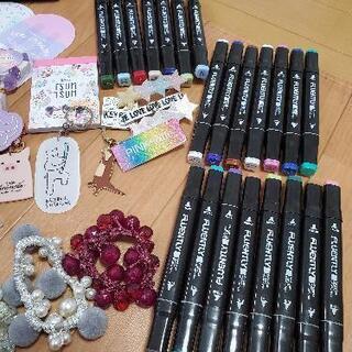 文房具セット&髪飾りセットの画像