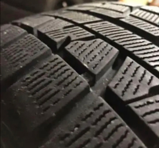 【値下げしました】215/65R16 アルミ付きスタッドレス4本 アルファード