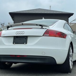 アウディ　TT　2.0　TFSI　現行風ヘッドライト／スペアキーあり／磨き済み／ターボ／整備渡し／検付き車両／純正ナビ／ＢＬＵＥＴＯＯＴＨ／純正ホイール／天張り垂れなしの画像