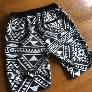 ジオメトリック柄ショートパンツ　Mサイズ　メンズ　旭川のセレクトショップ購入の画像