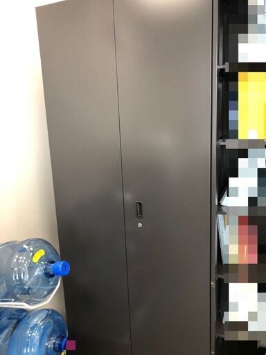 【ナンシー様ご予約】オフィス用家具・書類棚 黒 1台