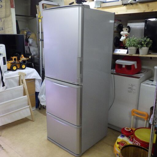 格安！店舗受け渡し可能　SHARP/シャープ 350L 3ドア冷蔵庫　シルバー　どっちもドア SJ-WA35B-S　2015年製　折りたたみトレー欠品です。