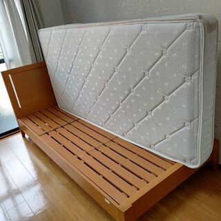 シングルベット（薄茶色・マット付）