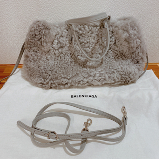 ラスト値下げ！バレンシアガ　Balenciaga ハンドバック　ムートン