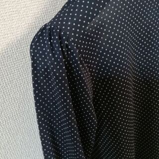 匿名配送❗️a.v.v未使用に近いトップスドットガラブラックシースルフレア首元スッキリプルオーバーオシャレ涼しい真っ夏も快適の画像