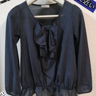匿名配送❗️a.v.v未使用に近いトップスドットガラブラックシー...