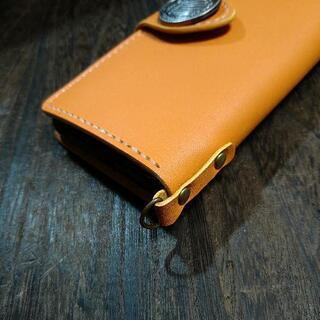 レザースマホケース CAMEL■2ポケ　コンチョタイプの画像