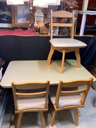 ☆中古 激安！！￥9,500！！ダイニングテーブル　回転式椅子含む　計4点　【BBI097】