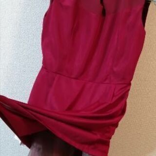 匿名配送！lily Brown高級ワンピース赤レッド着痩せステキお上品大活躍の画像